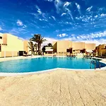 Dom wakacyjny Pambnb - 250m To Beach, Family Pools, Wi-fi *