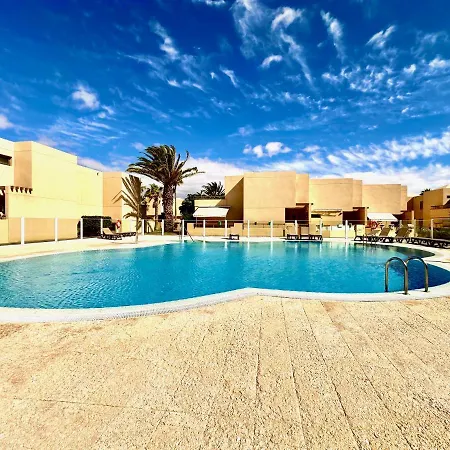 Vakantiehuis Pambnb - 250m To Beach, Family Pools, Wi-fi & Bbq *