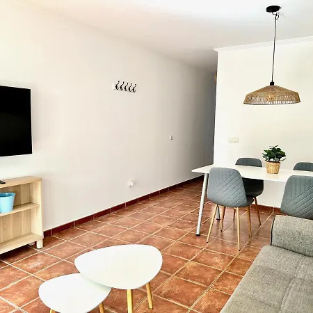 Vakantiehuis Pambnb - 250m To Beach, Family Pools, Wi-fi & Bbq *