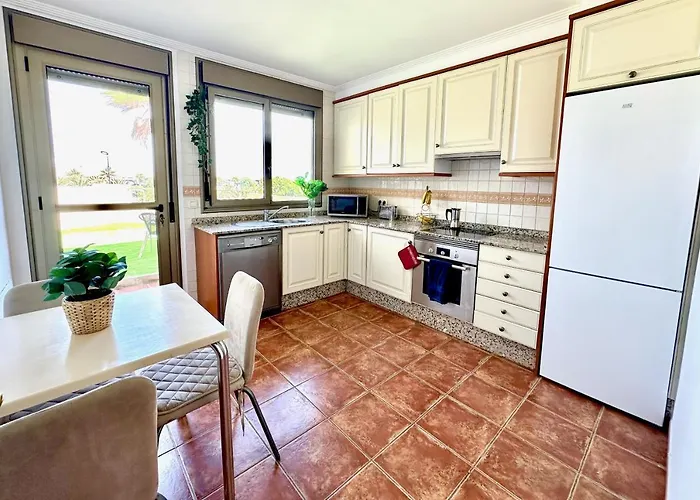 別荘 Pambnb - 250m To Beach, Family Pools, Wi-fi *