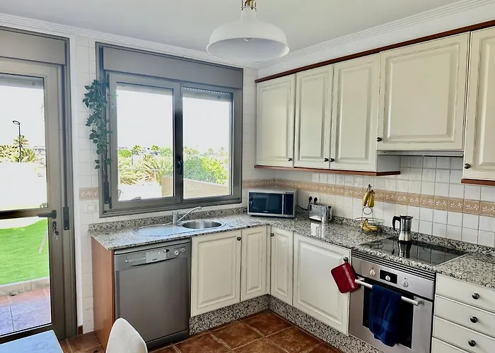 Pambnb - 250m To Beach, Family Pools, Wi-fi