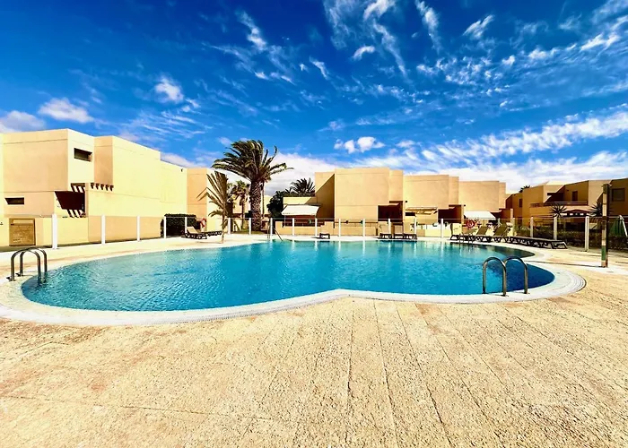 Tatil Evi Pambnb - 250m To Beach, Family Pools, Wi-fi *